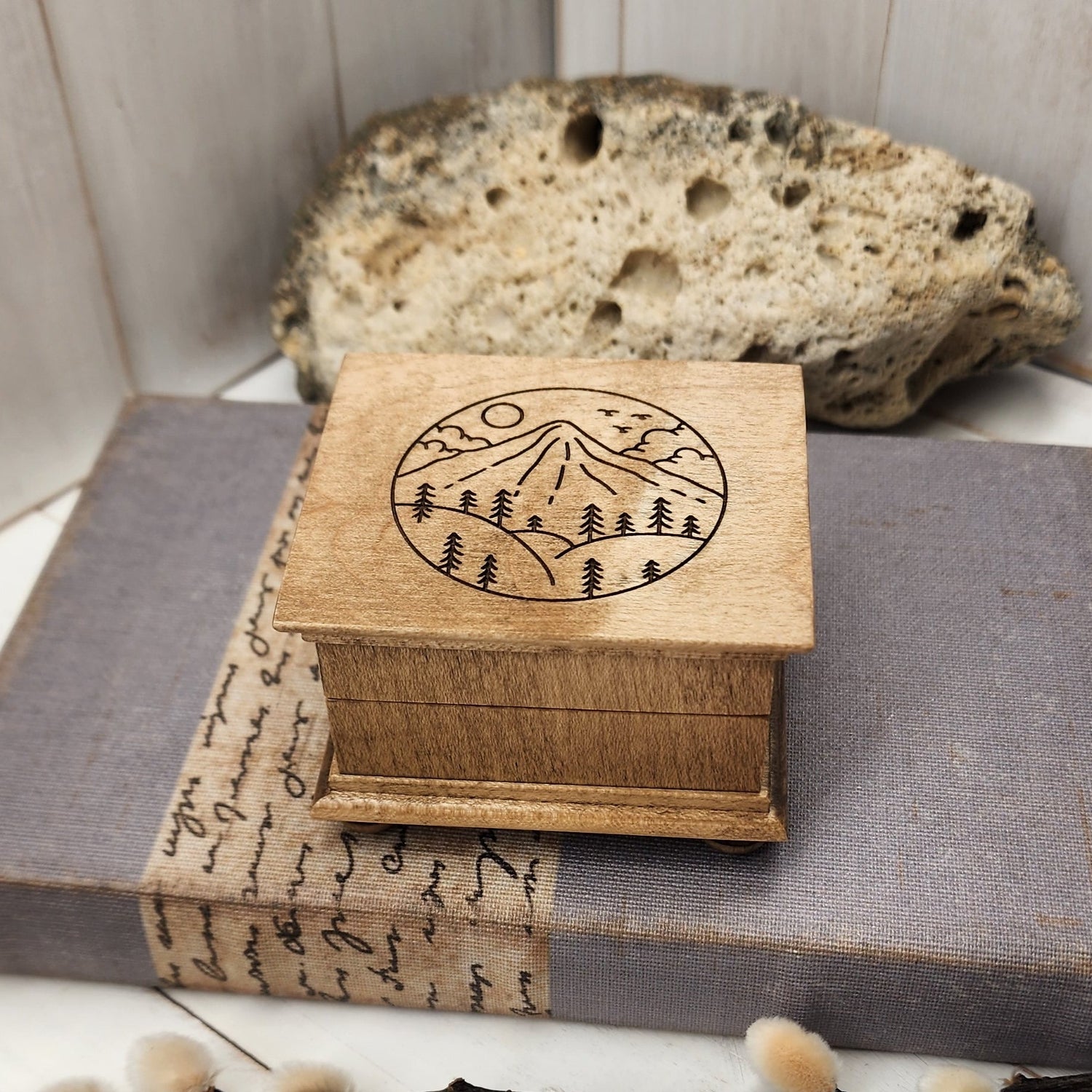 mountain logo engraved music box