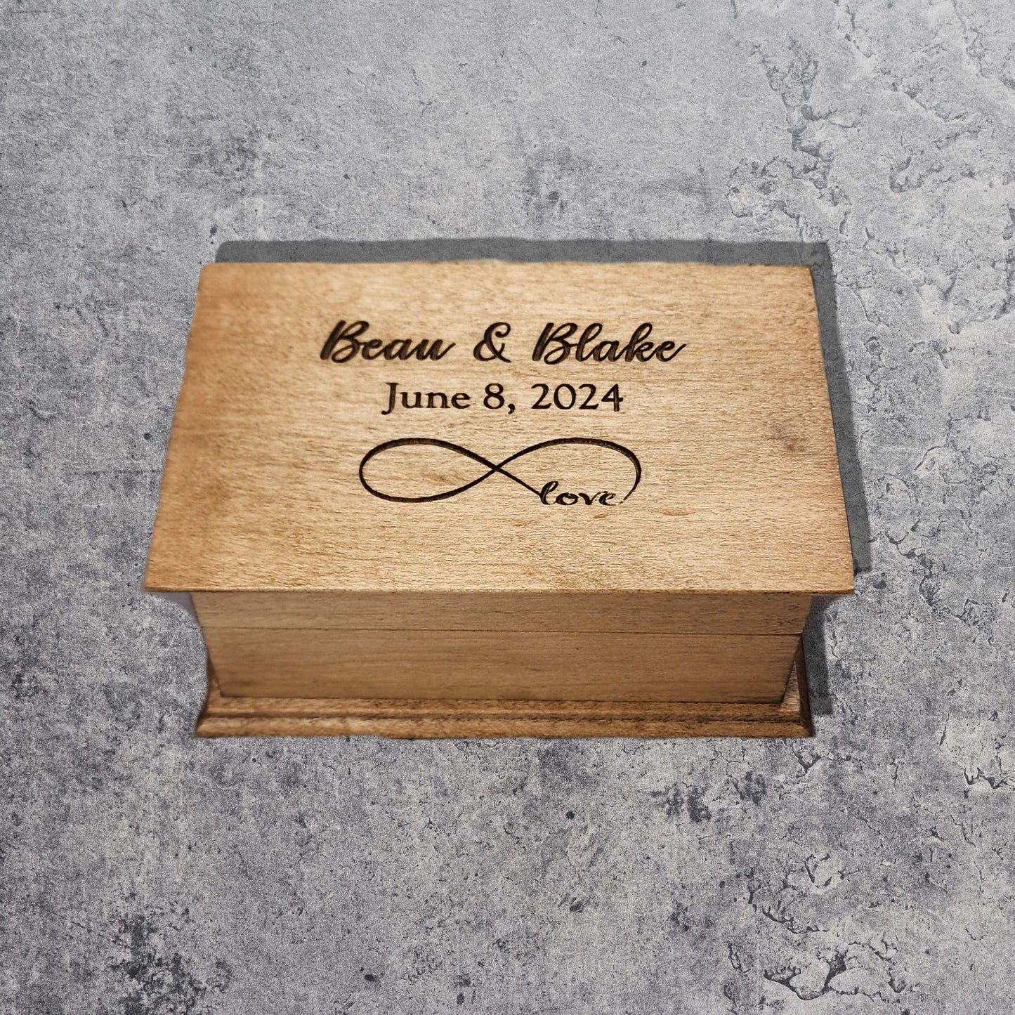 Personalized Infinity Love Music Box – Custom Engraved Wooden Jewelry Box with Names & Date | Wedding or Anniversary Gift