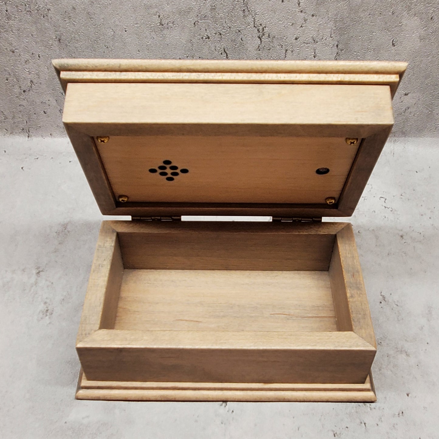 wooden jewelry box with a music player built in under the lid, choose your song, music box shop, music box attic, simplycoolgifts