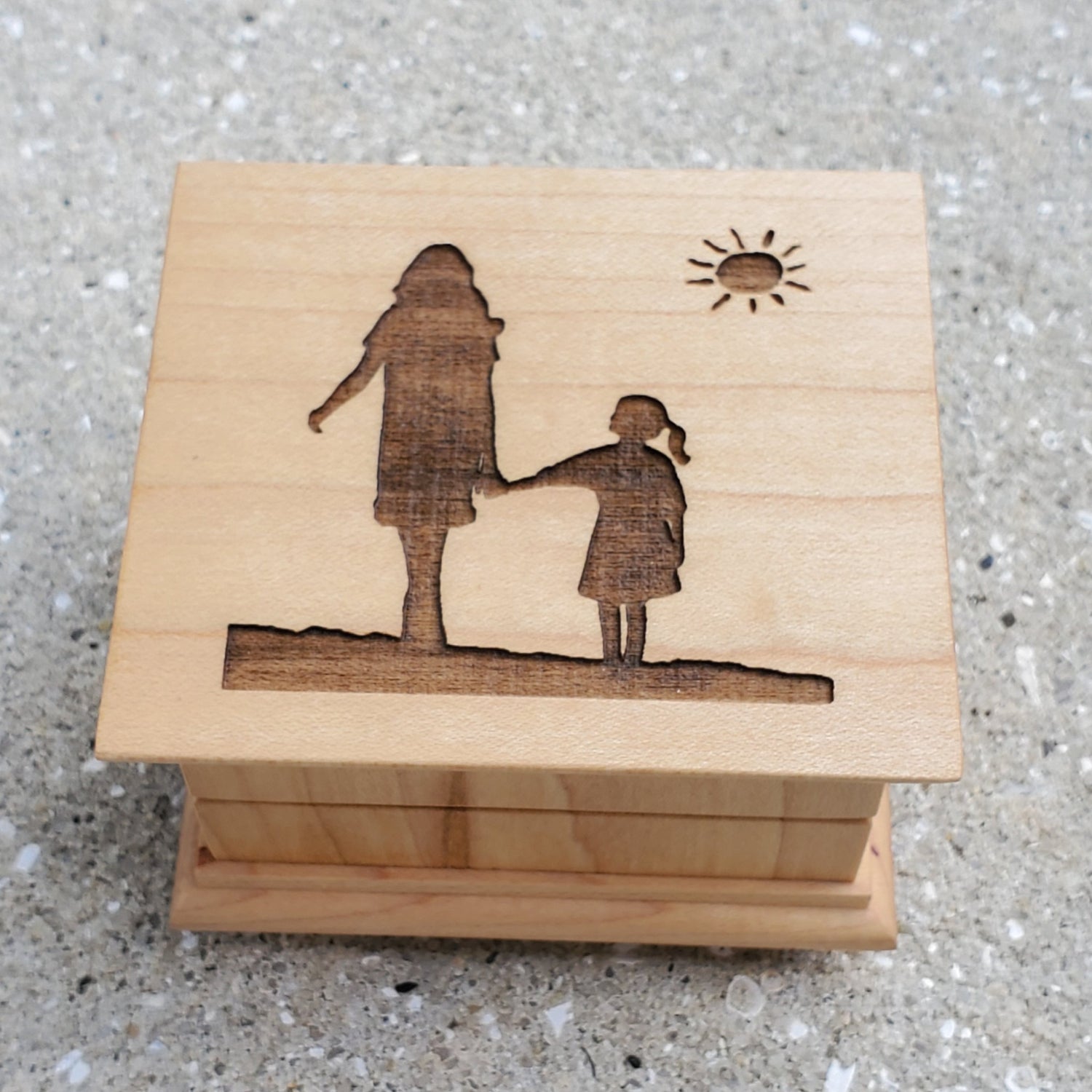 mom daughter box with music inside, choose color, song personalize