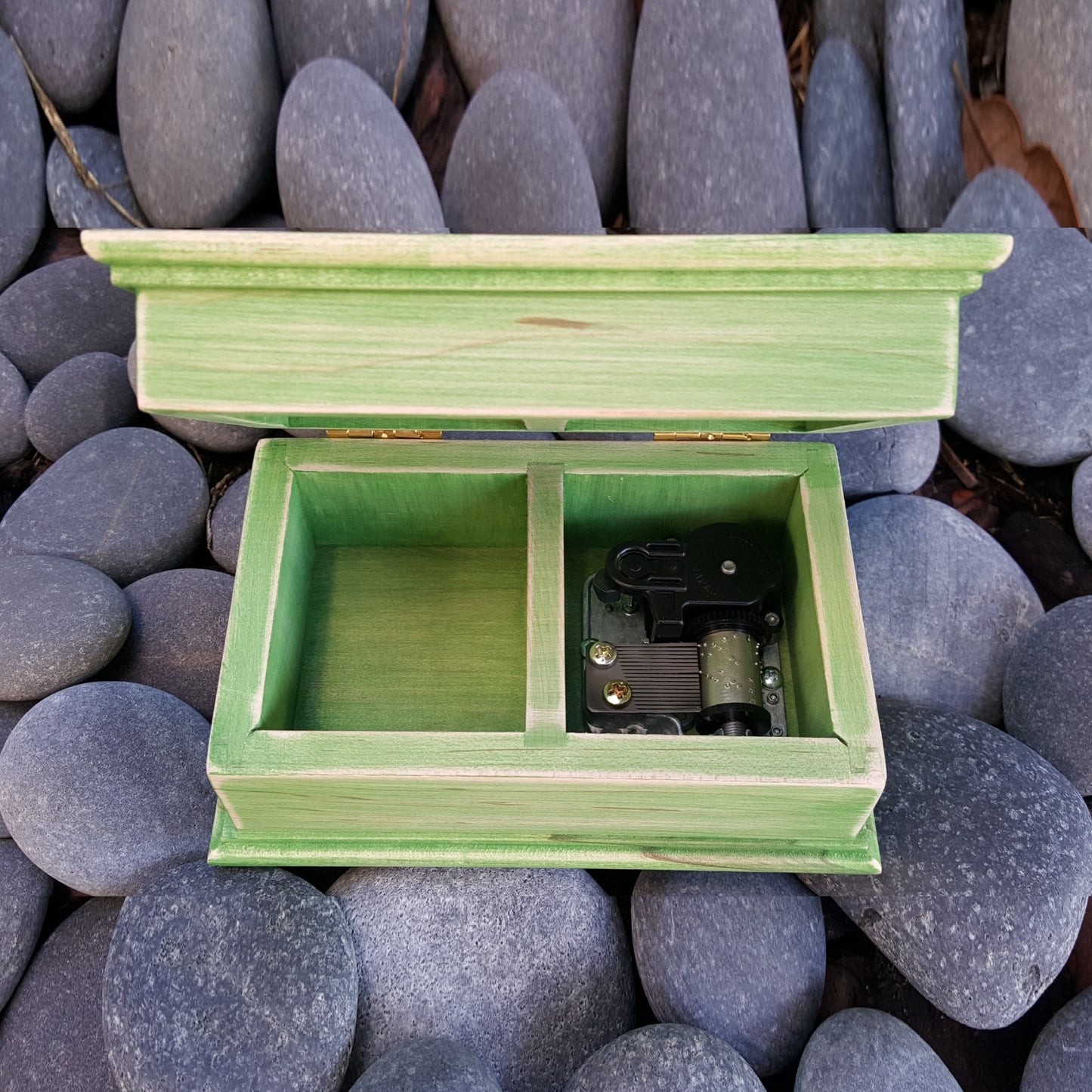 Farm theme gift, wooden jewelry box with built in wind up music player