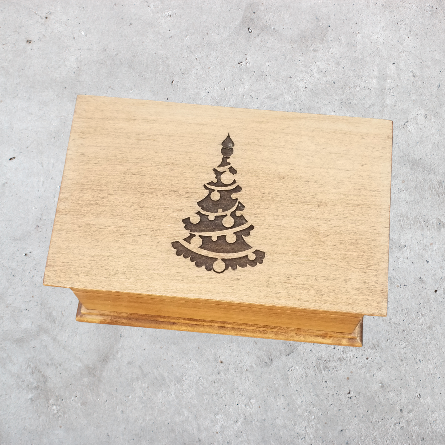 Handmade wooden Christmas keepsake box with Christmas tree engraving