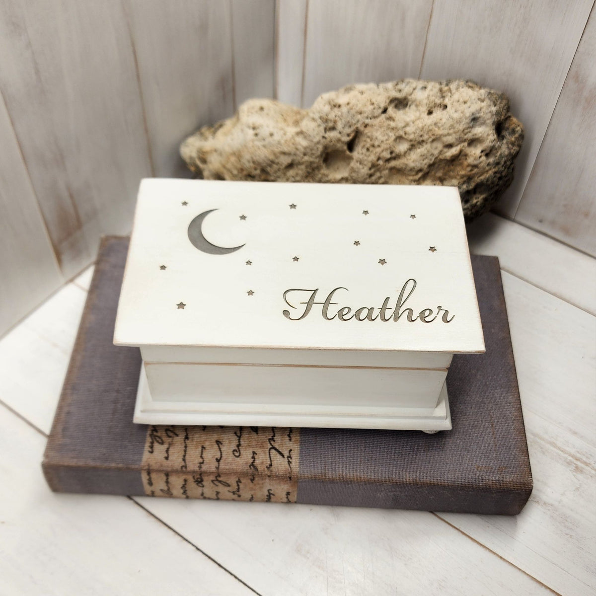Personalized Moon & Stars Music Box – Large Handmade Wind-Up Wooden Keepsake (16 Colors)