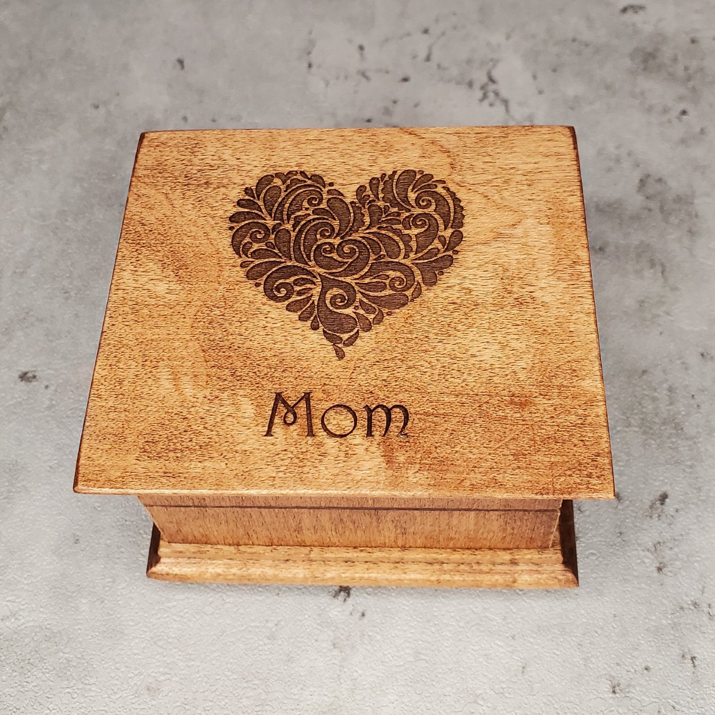 mom music box with a heart an Mom engraved on top, personalize it, choose color and song