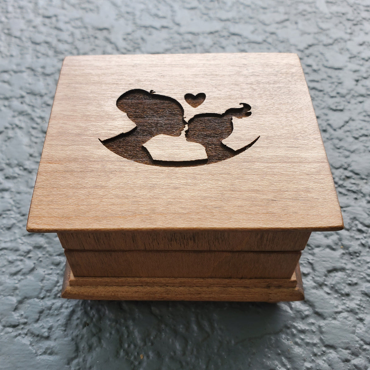 Personalized mom and daughter wind up music box with silhouette engraving and custom song choice, mom and daughter music box, small wooden music box with mom daughter and heart engraved on top. choose color and song, add personalized message on bottom