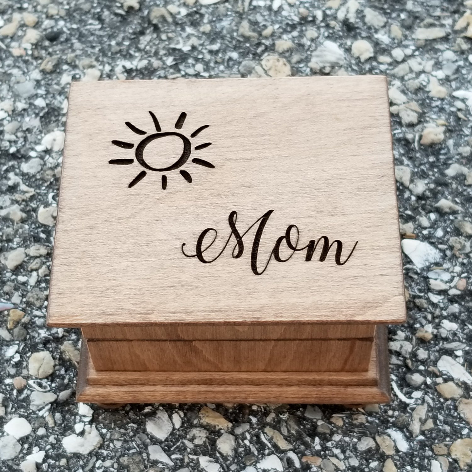 Mom gift box, Engraved music box with Mom and a sun drawing engraved on the top