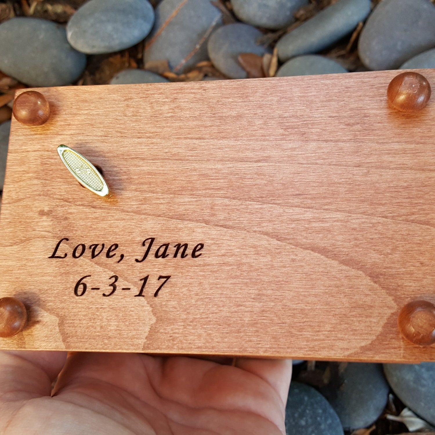 customized engraving on jewelry box