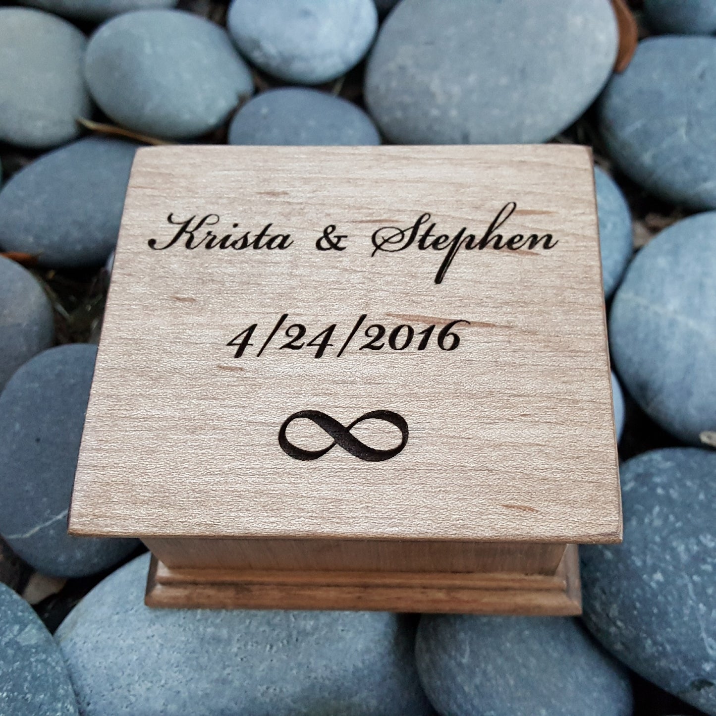 Anniversary gift box, music box with your names and date engraved on top, along with infinity symbol, choose song and color