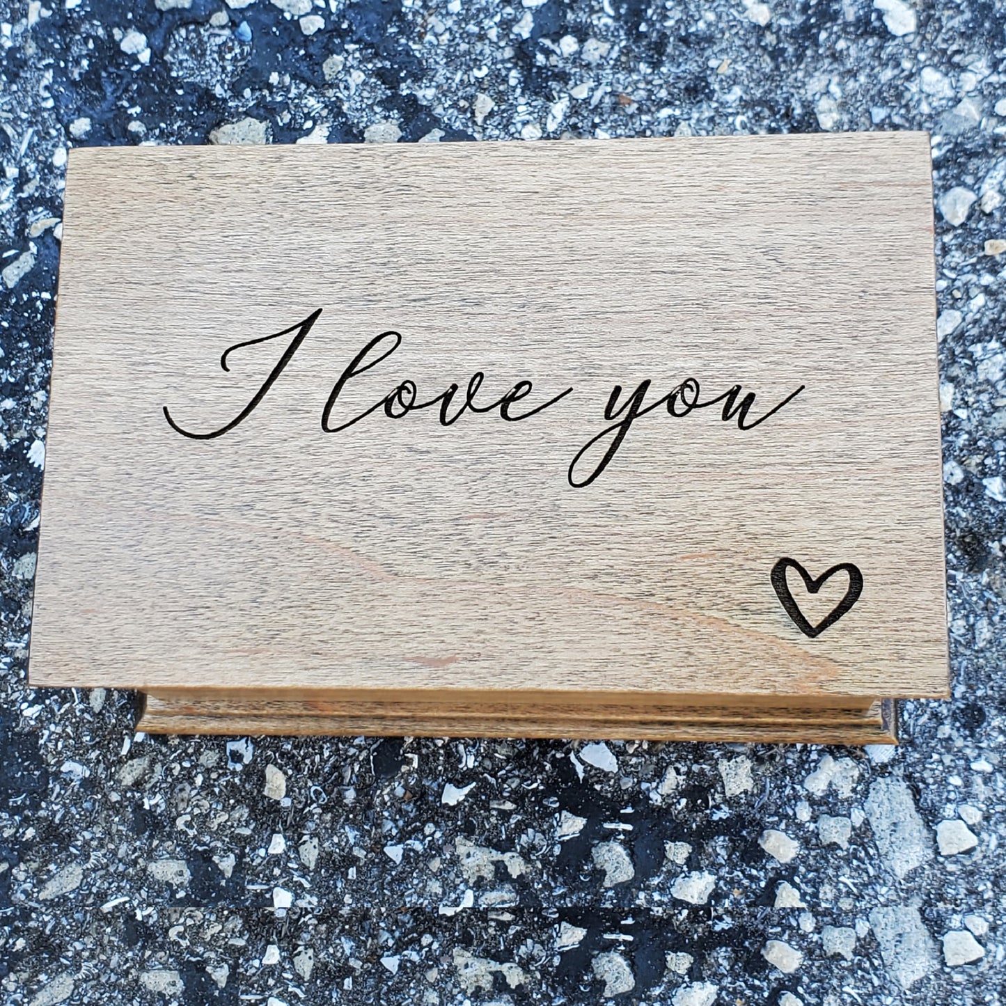 wooden jewelry box with I love you engraved on top, choose song and color, personalize it